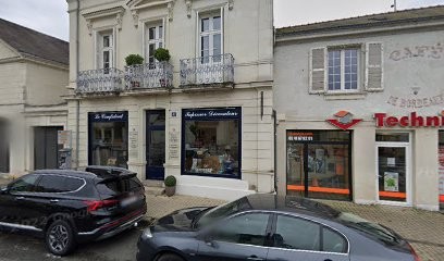 Atome, Architecte à Saumur