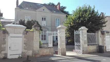 Adelaïde Fortun : Dessinatrice En Bâtiment, Architecte au Loroux-Bottereau