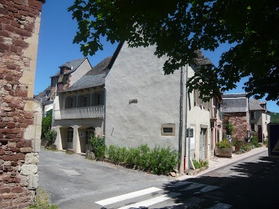 Pronaos, Architecte à Valady