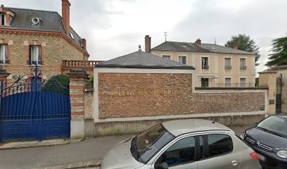 Pouyes Laurent, Architecte à Rambouillet